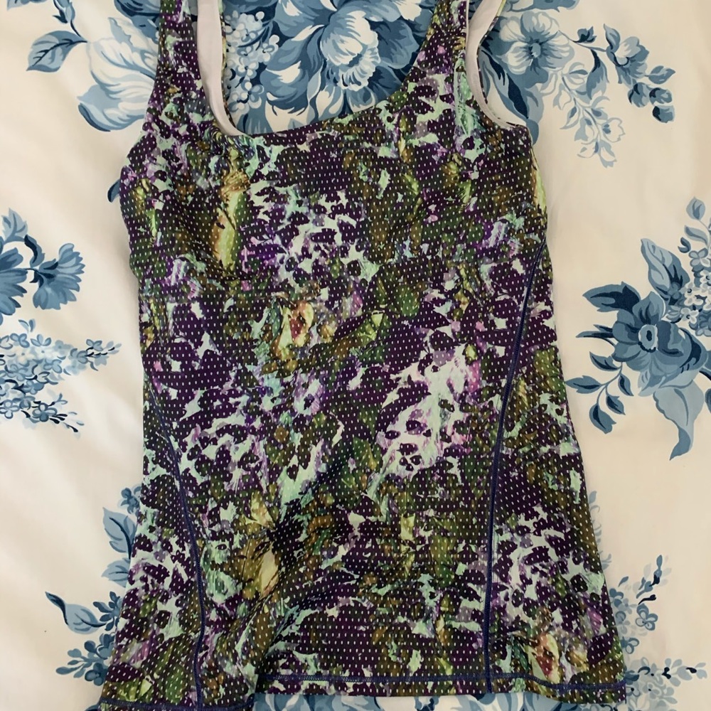 Lululemon tank